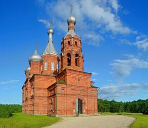 Преображенский храм на истоке Волги